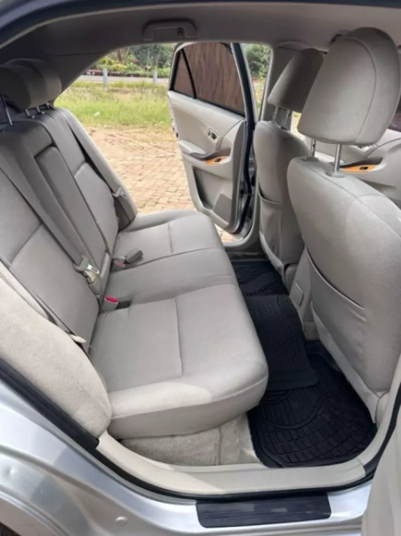 Toyota Premio    - 2009