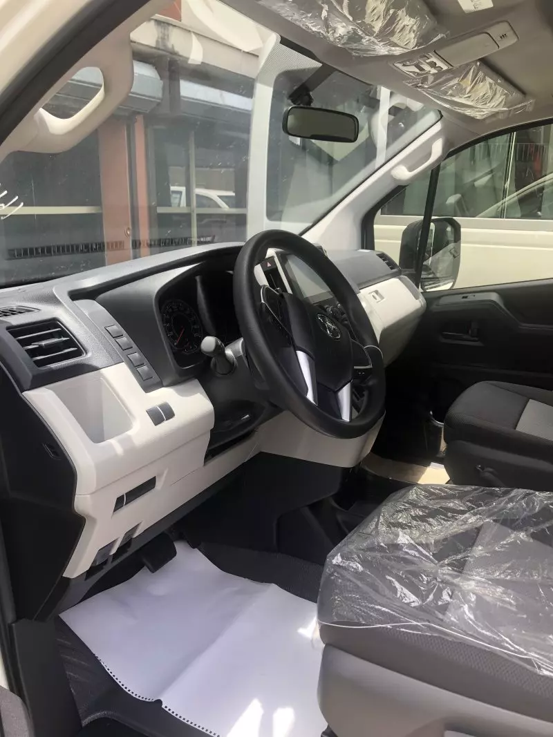 Toyota Hiace   - 2024
