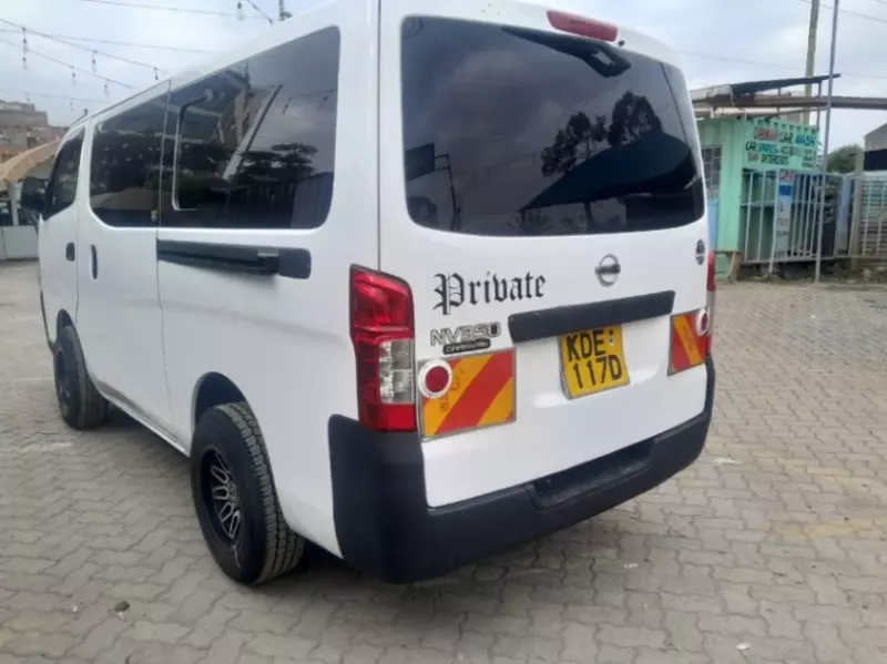 Nissan Caravan    - 2013