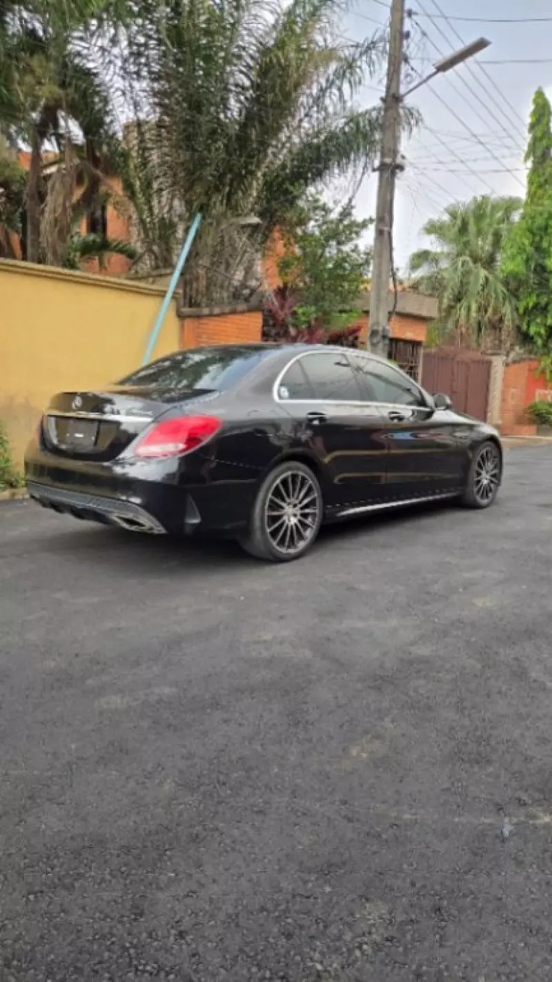 Mercedes-Benz C 300 - 2015