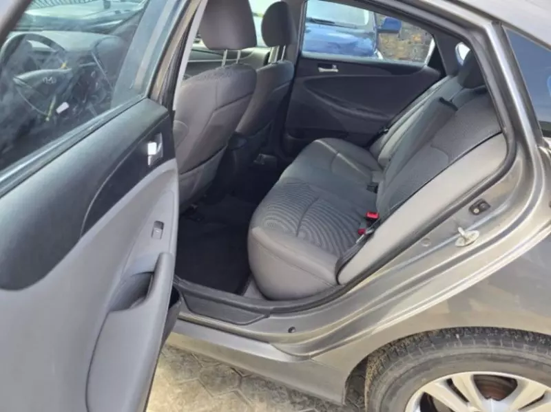 Hyundai Sonata   - 2011