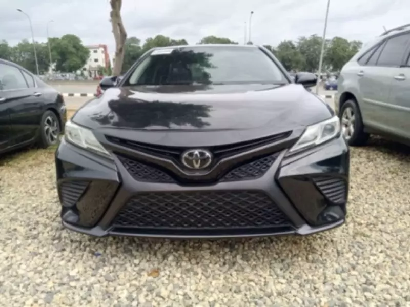 Toyota Camry   - 2018