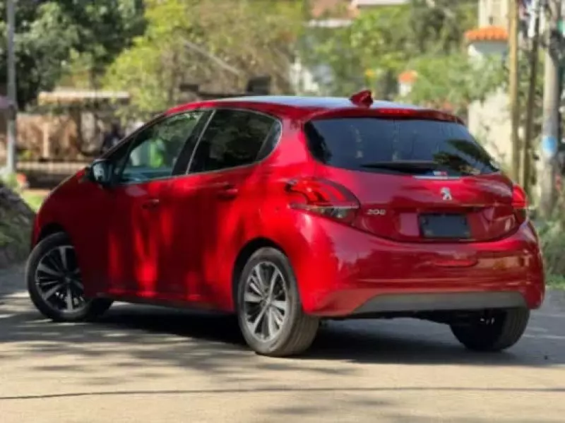 Peugeot 208   - 2019