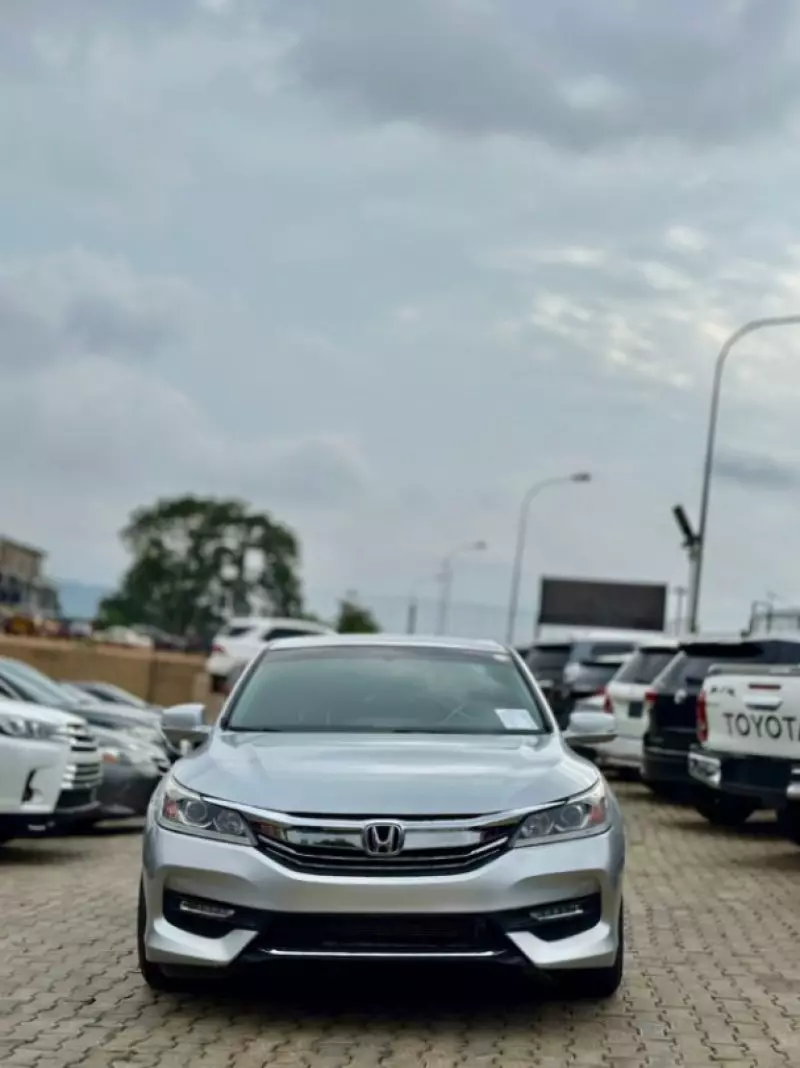 Honda Accord   - 2015