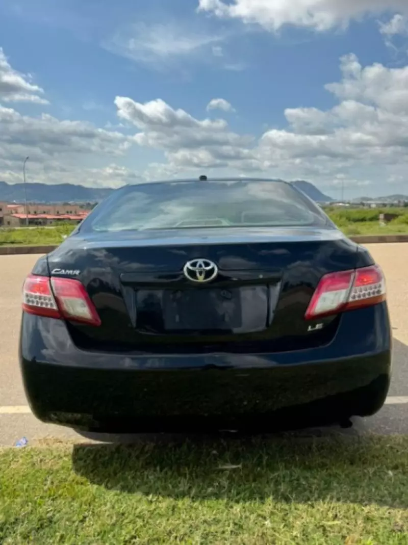 Toyota Camry - 2010