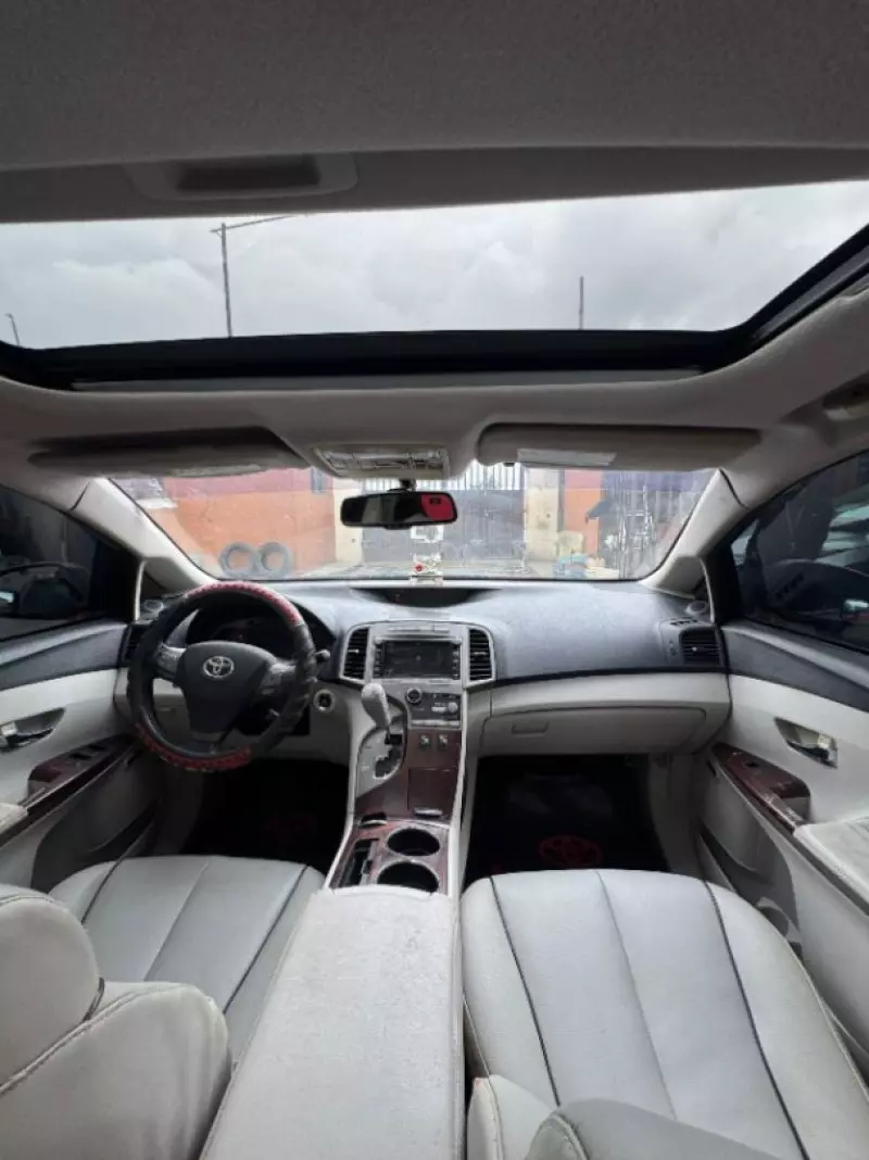 Toyota Venza   - 2011