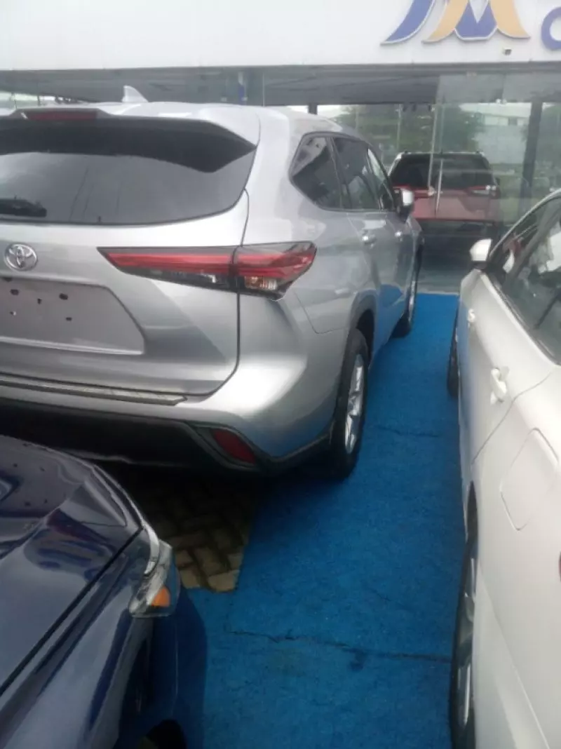 Toyota Highlander   - 2009