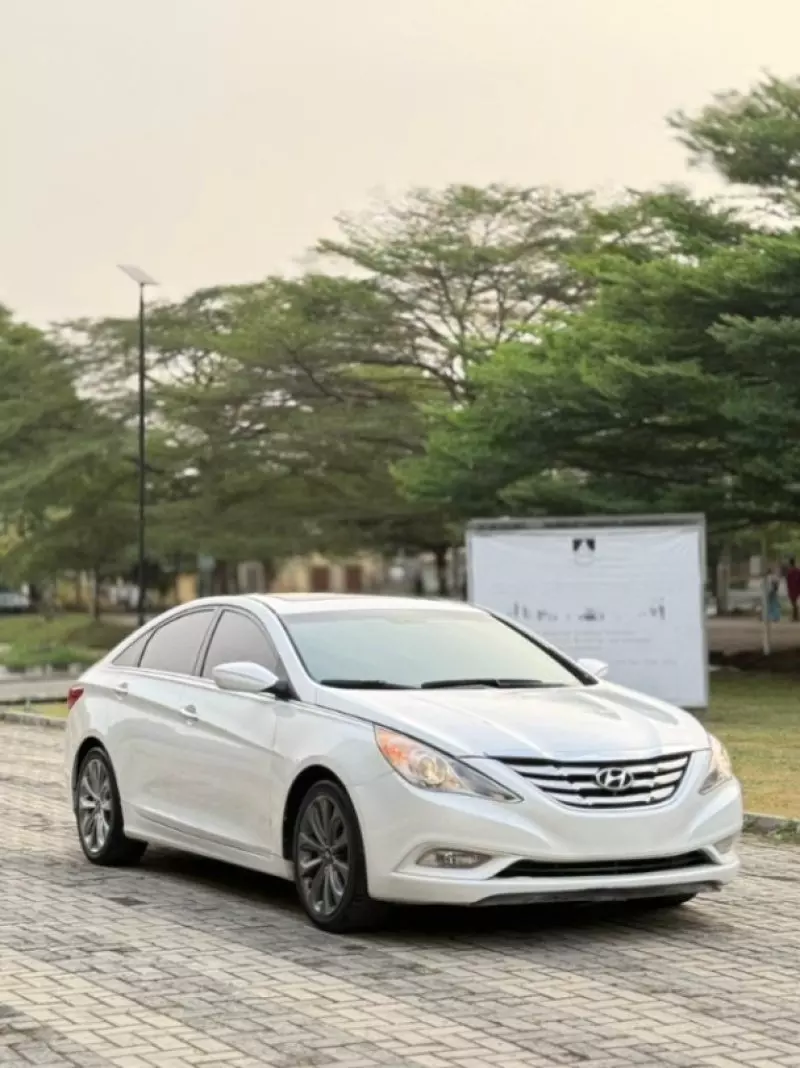 Hyundai Sonata - 2013