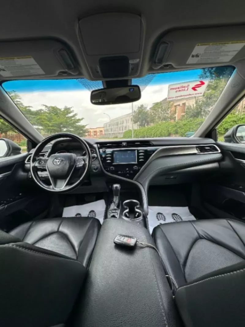 Toyota Camry   - 2018