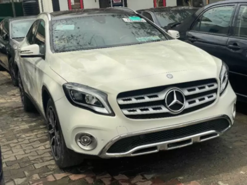 Mercedes-Benz GLA-Class   - 2016