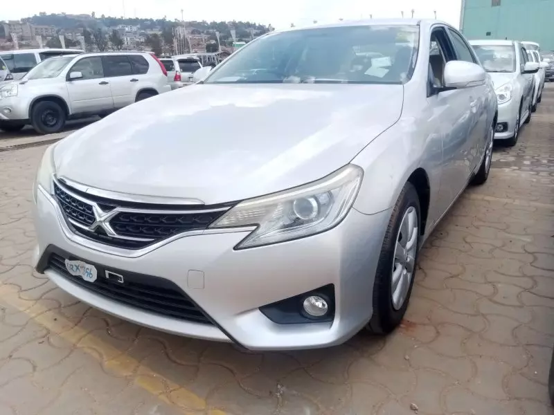 Toyota Mark X   - 2013