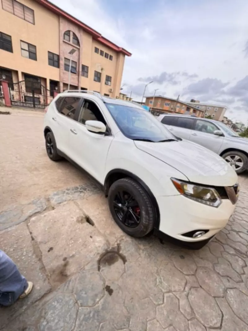 Nissan Rogue   - 2015