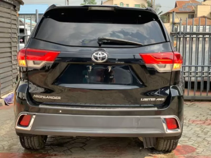 Toyota Highlander   - 2019