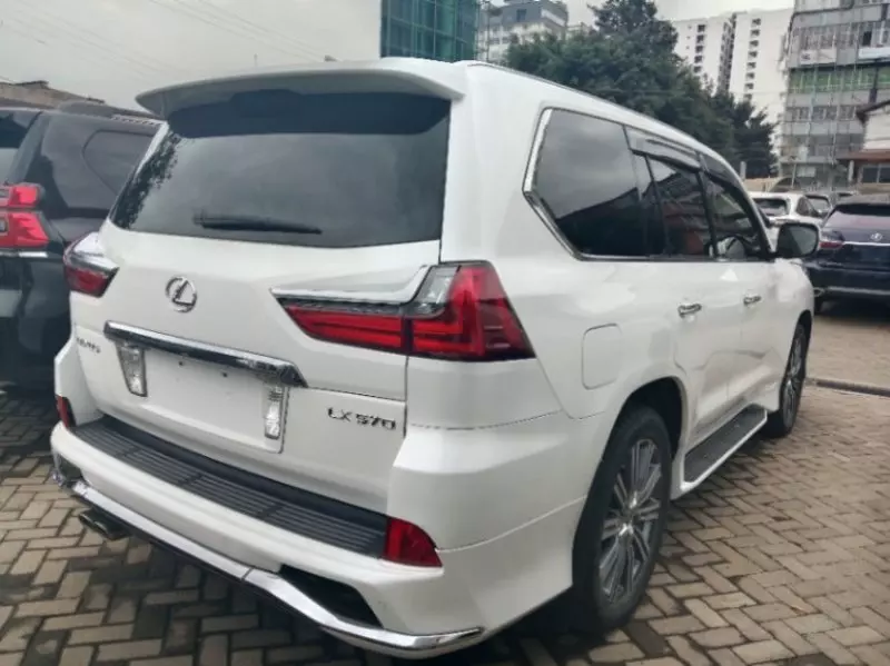 Lexus LX 570   - 2016