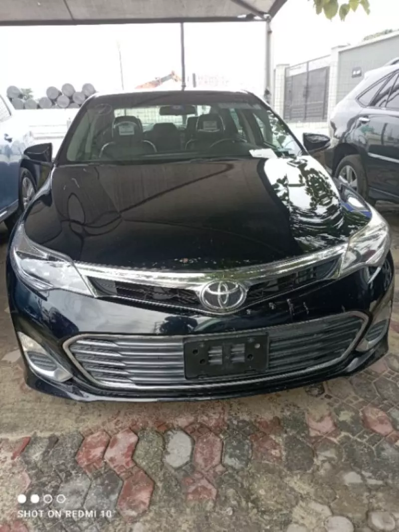 Toyota Avalon   - 2013