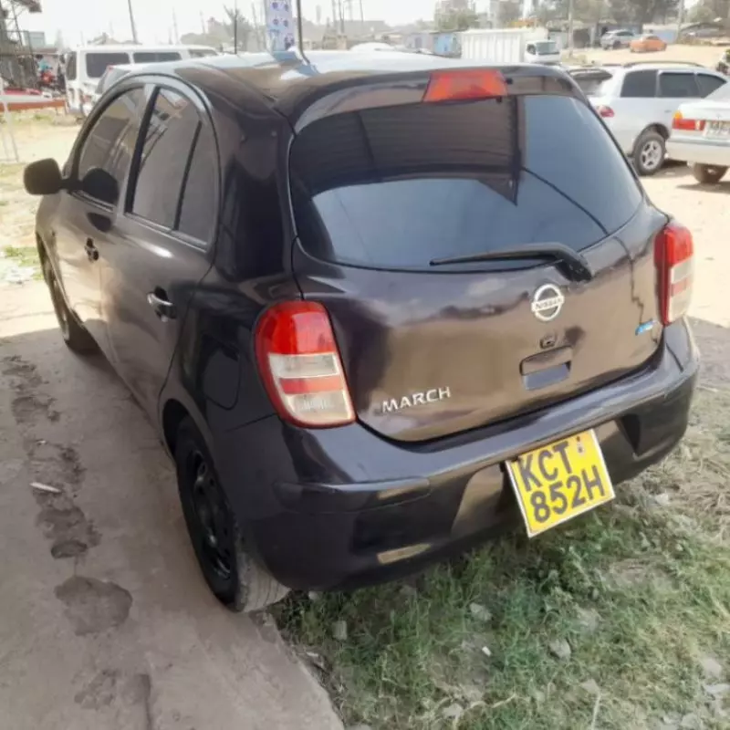 Nissan March    - 2011