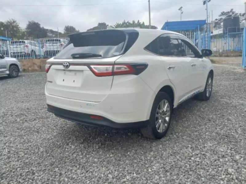 Toyota Harrier   - 2018