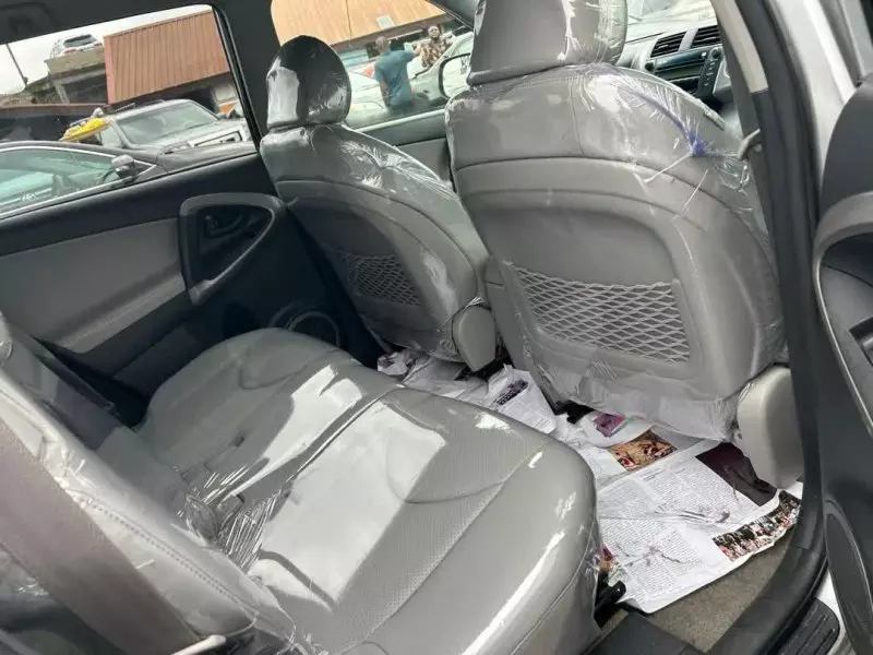 Toyota RAV 4   - 2006