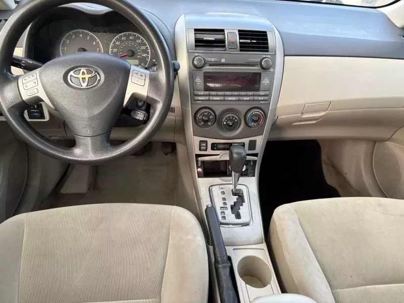 Toyota Camry   - 2011