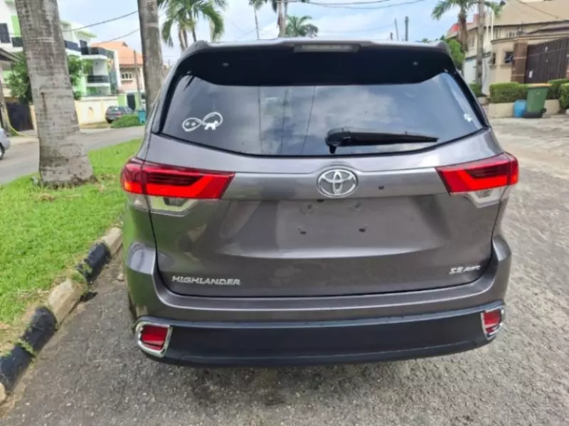 Toyota Highlander   - 2018
