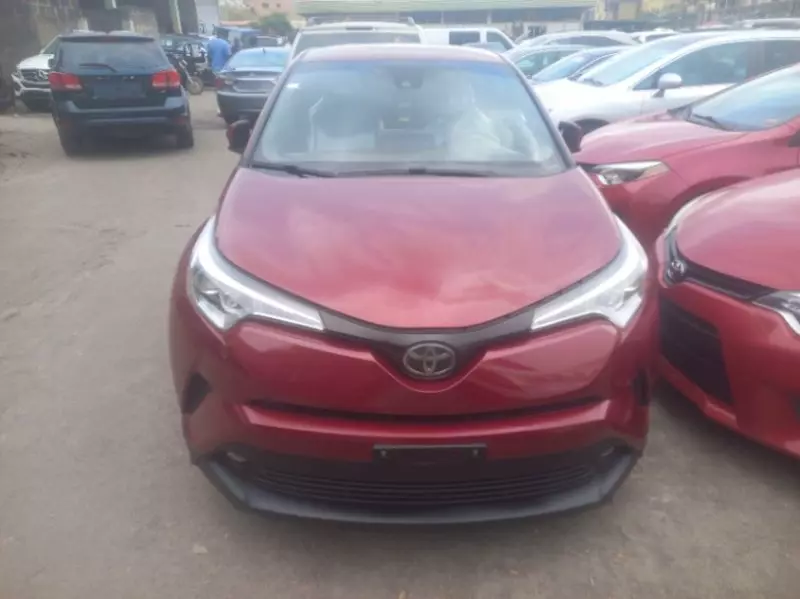 Toyota CH-R   - 2019