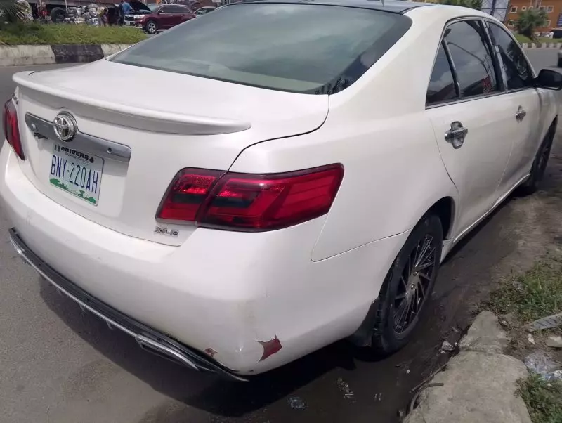 Toyota Camry   - 2010