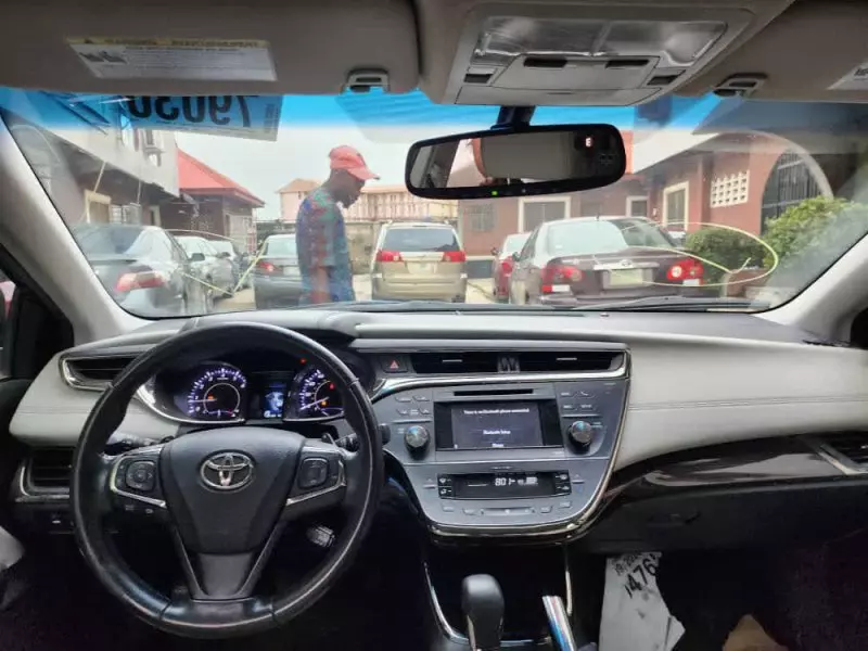 Toyota Avalon   - 2013