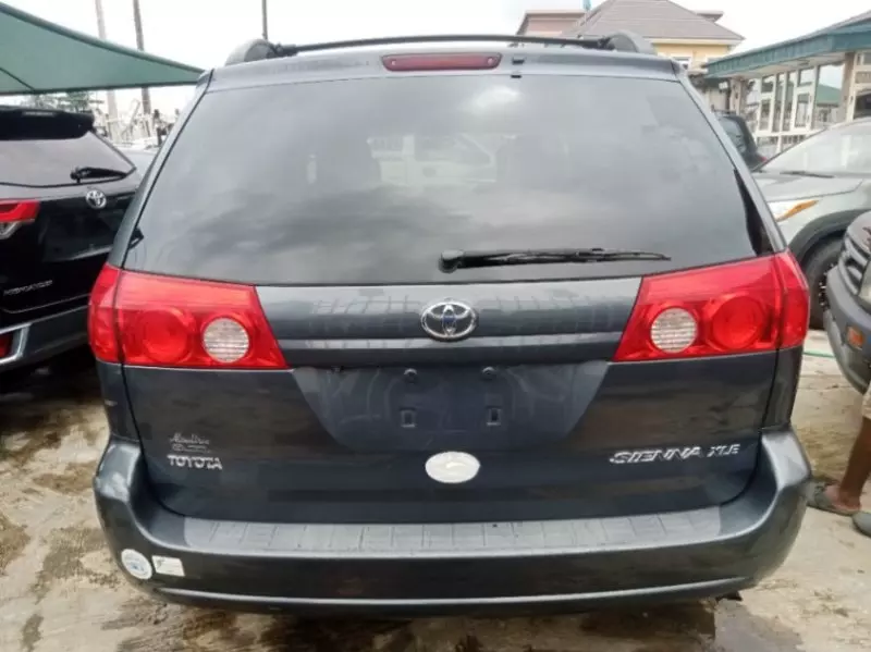 Toyota Sienna   - 2008