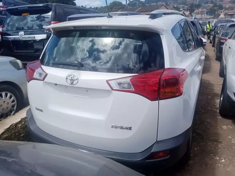 Toyota RAV 4   - 2019