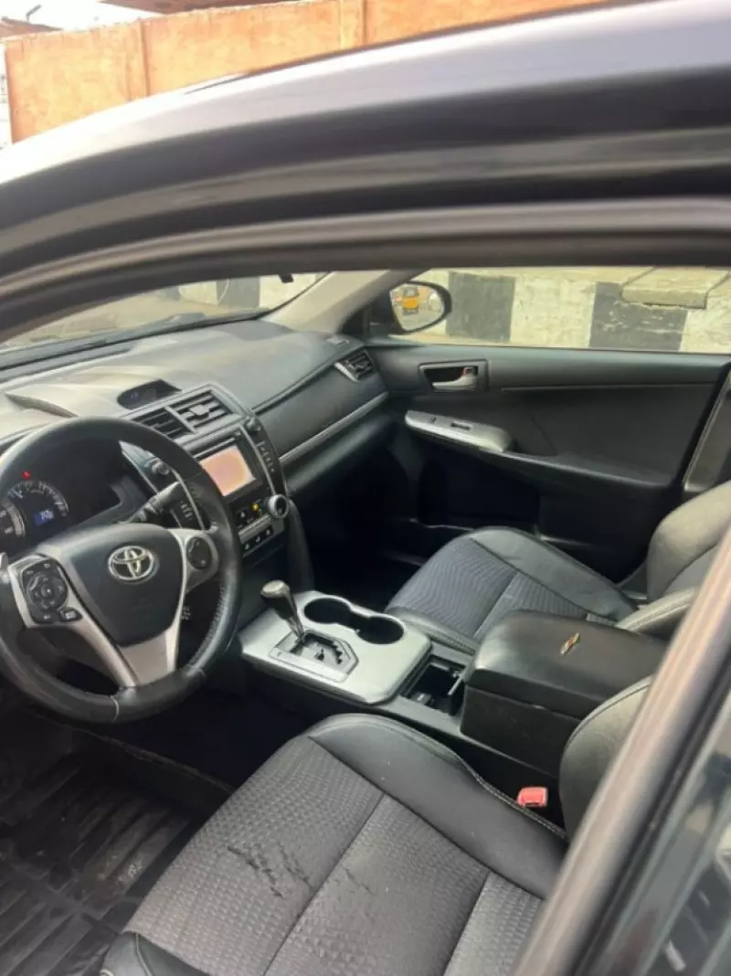 Toyota Camry   - 2013