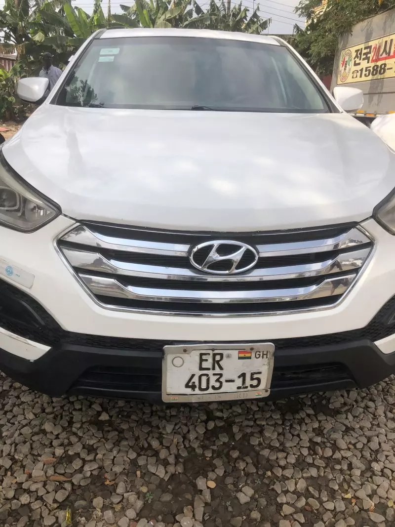 Hyundai Grand Santa Fe   - 2013