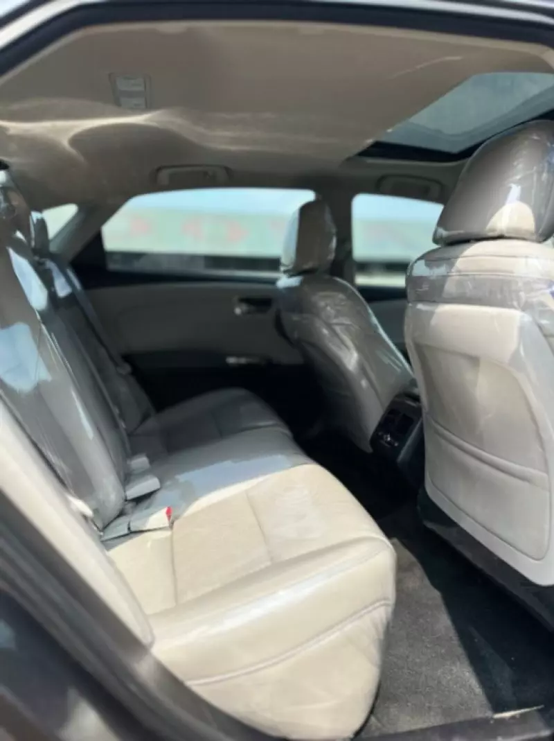 Toyota Avalon   - 2013