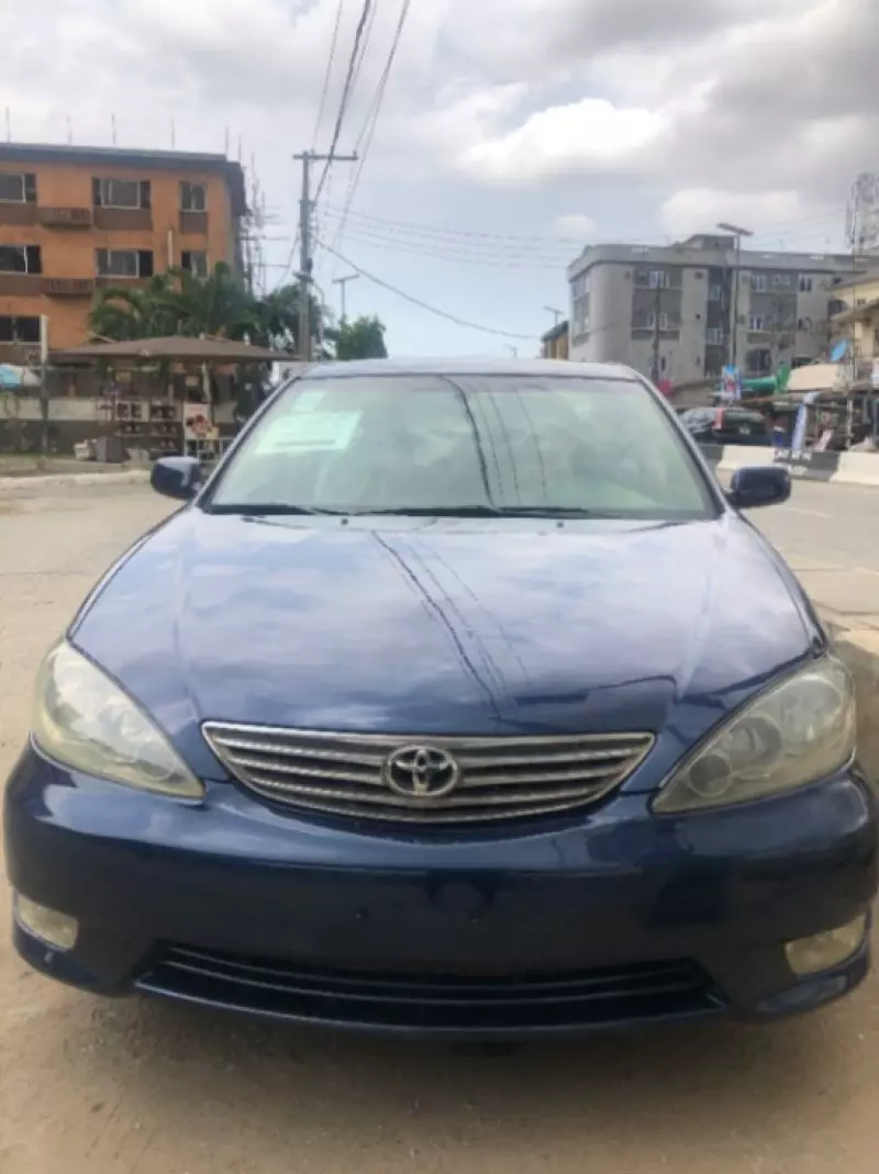 Toyota Camry   - 2002