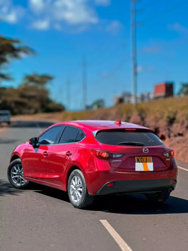 Mazda Axela    - 2016