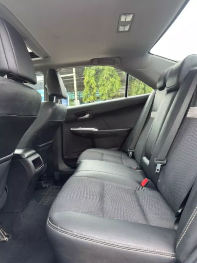 Toyota Camry   - 2012
