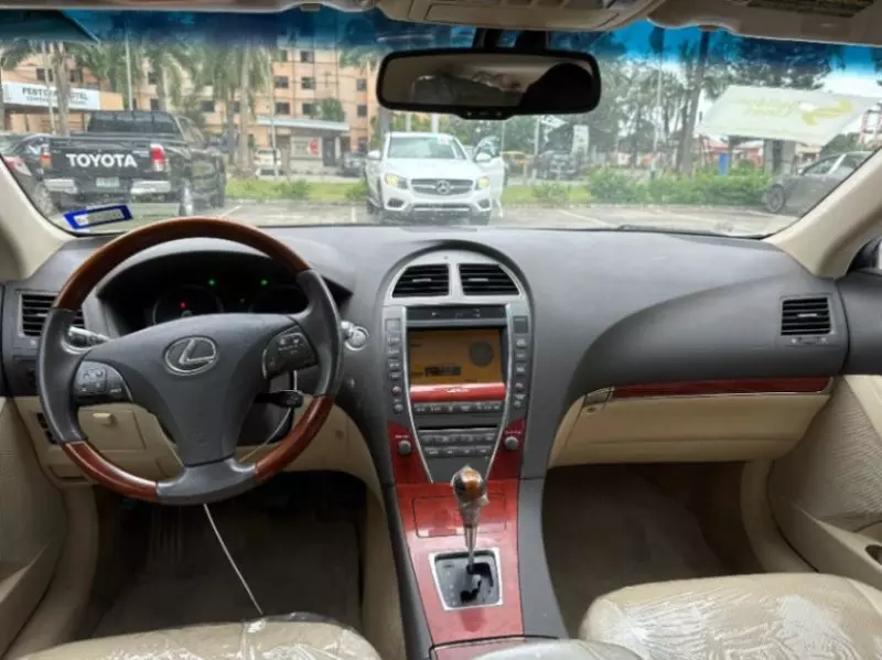 Lexus ES 350   - 2012