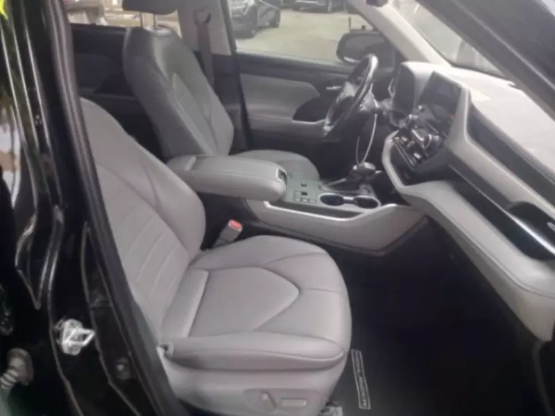 Toyota Highlander   - 2023