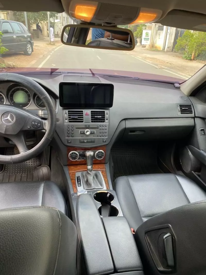 Mercedes-Benz C 300   - 2011