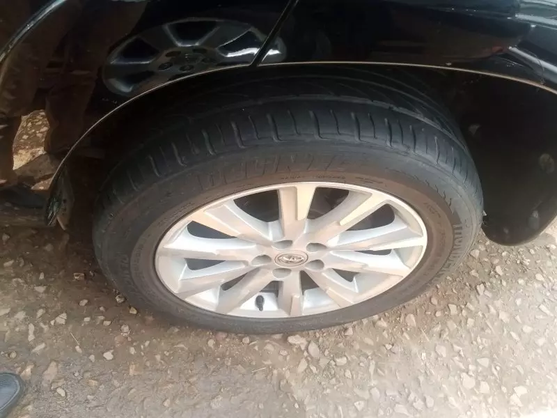 Toyota Vanguard    - 2011