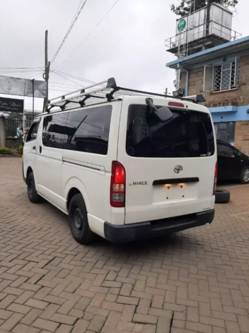Toyota Hiace   - 2018