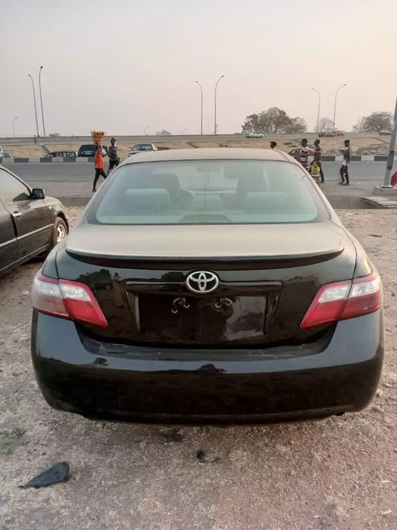 Toyota Camry   - 2009