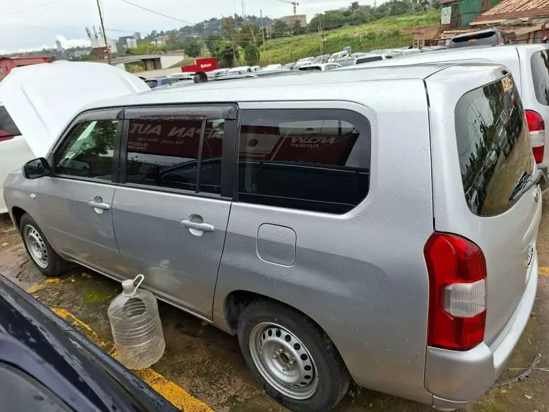 Toyota Probox    - 2016