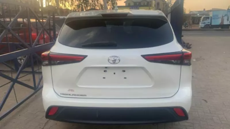 Toyota Highlander   - 2021