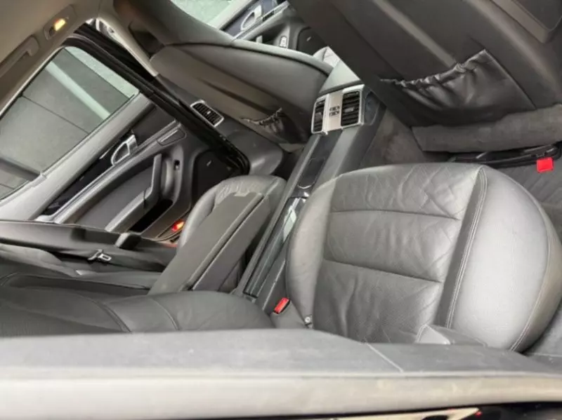 PORSCHE Panamera   - 2012