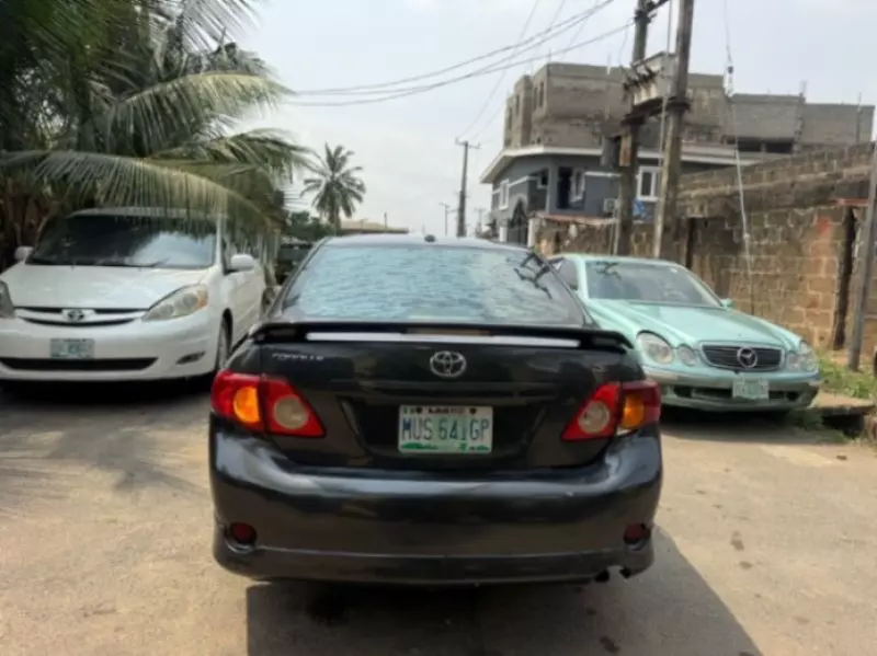 Toyota Corolla   - 2010