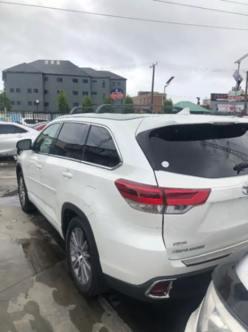 Toyota Highlander   - 2009