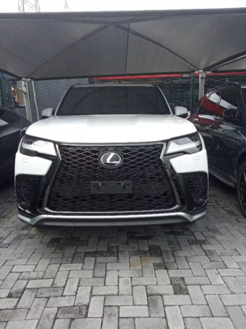 Lexus LX 600   - 2022