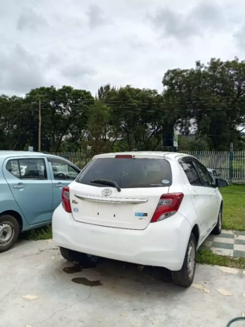 Toyota Vitz Jewela   - 2016