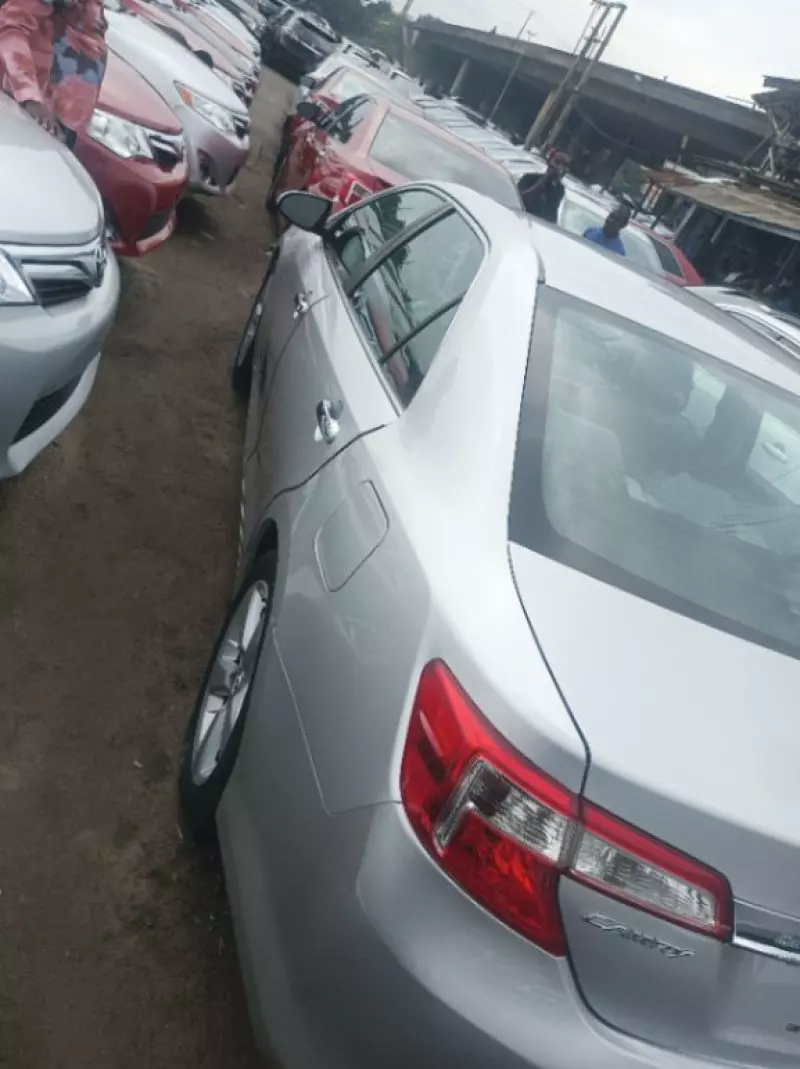 Toyota camry   - 2012