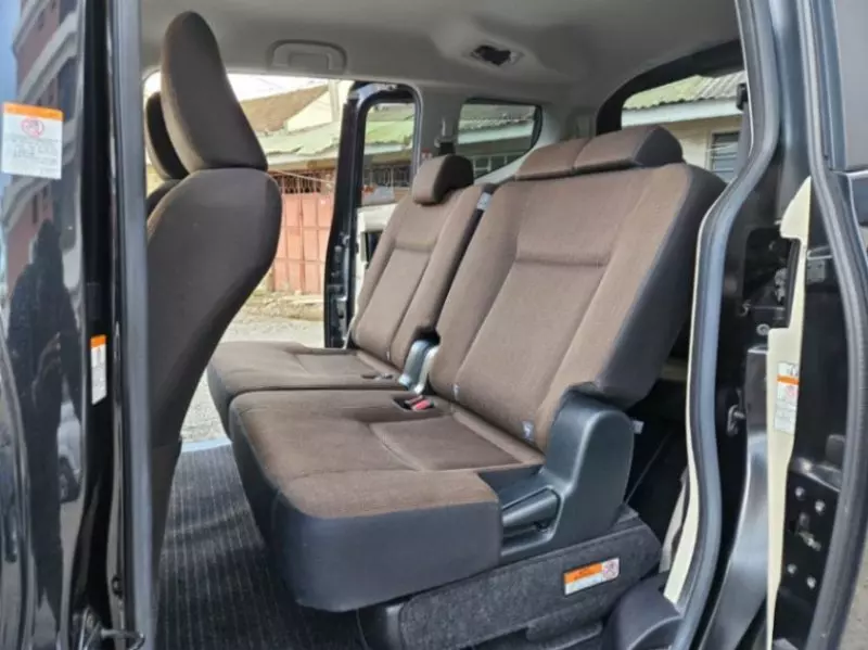 Toyota Sienta   - 2018